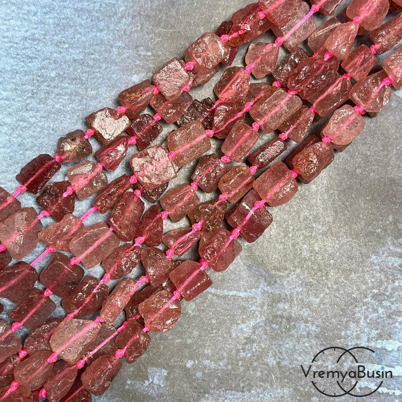 Клубничный кварц, мелкие кусочки необработанного камня (нить, ок.   30   шт.)