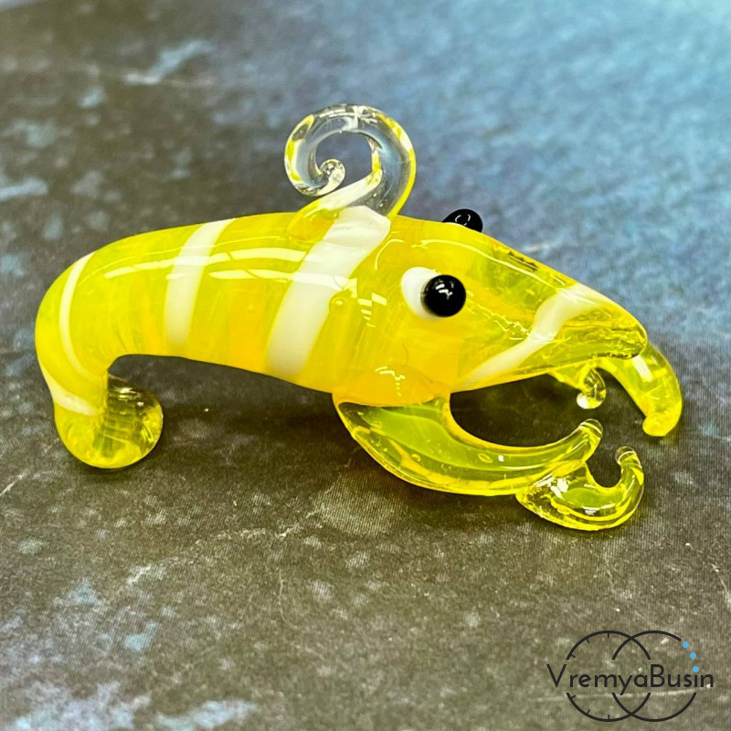 Подвеска из стекла лэмпворк "Креветка", ок. 40х25х20 мм, цв. желтый  (1 шт.)