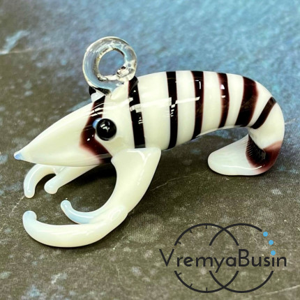 Подвеска из стекла лэмпворк "Креветка", ок. 40х25х20 мм, цв. белый  (1 шт.)