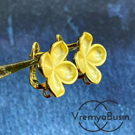Швензы с эмалью "Цветок" с английским замком, 17х16 мм, латунь с позолотой (1 пара)
