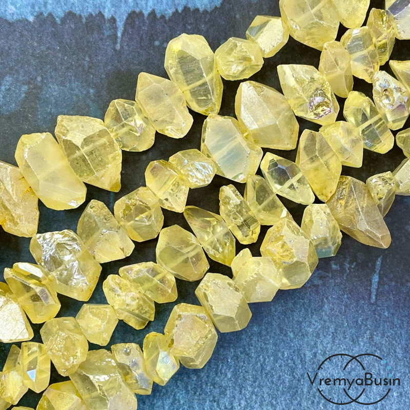 Кварц тонир. матовый, галтовка «кристалл» свободной огранки (1/2 нити, ок. 18 шт.)