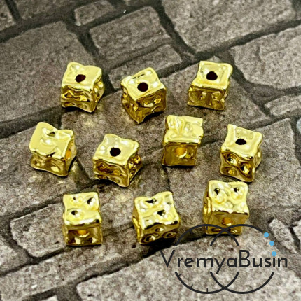 Бусины разделители, кубик с вмятинами, 5х5 мм, латунь с позолотой (упак. 5 шт.)