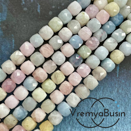 Берилл, кубик 9х9 мм с микроогранкой ювелирн.качества (1/2 нити, ок. 20 шт.)