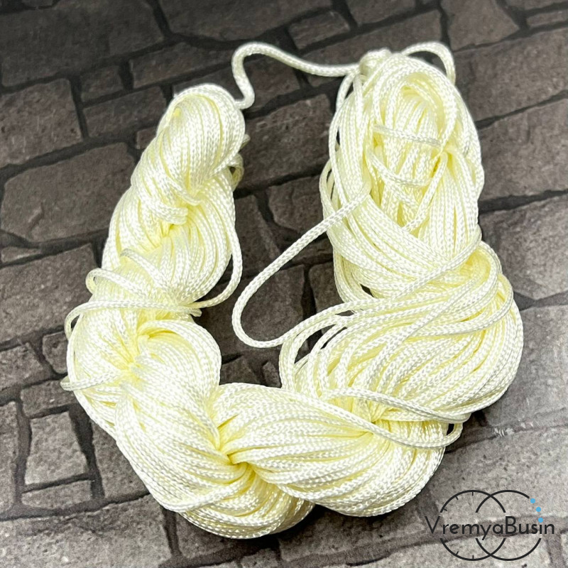 Шнур нейлоновый для браслетов Шамбала "Косичка", толщ. 1 мм  (1 шт.)