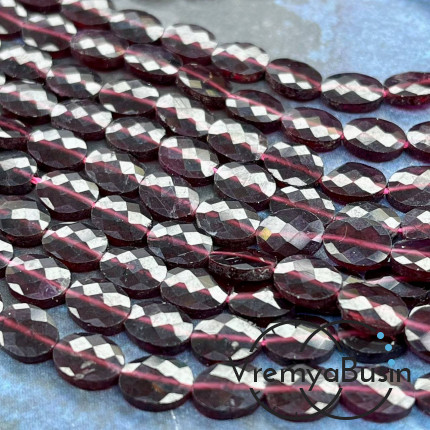 Гранат, овал плоский граненый ок. 6х8 мм (1/2 нити, ок. 24 шт.)