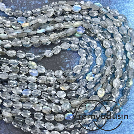 Лабрадор, овал плоский граненый ок. 5х7 мм (1/2 нити, ок. 28 шт.)