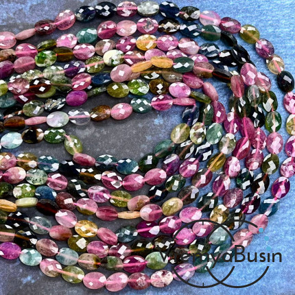 Турмалин, овал плоский граненый ок. 5х7 мм (1/2 нити, ок. 28 шт.)