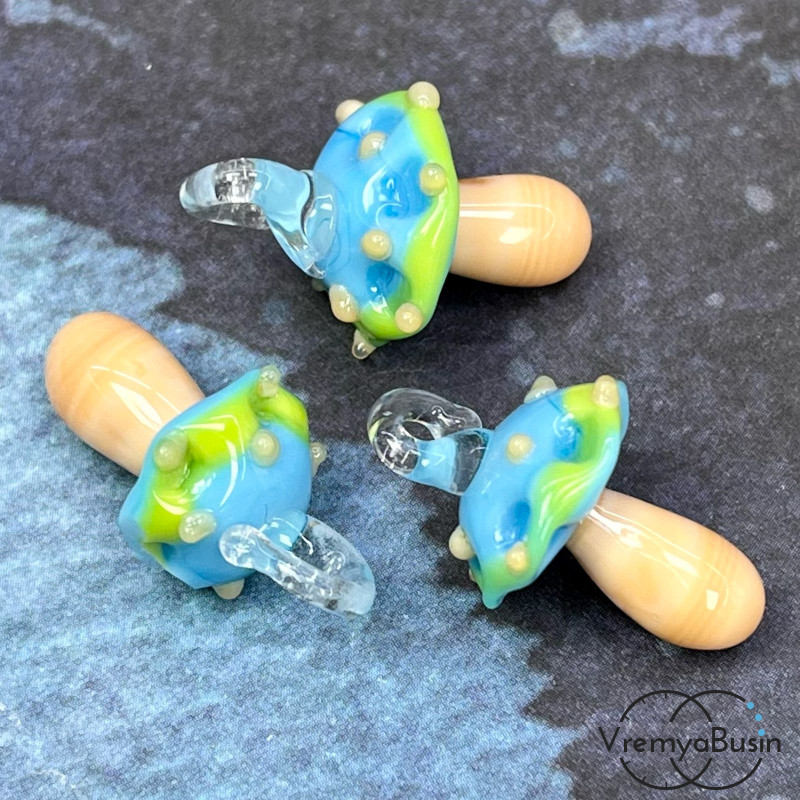 Подвеска из стекла лэмпворк "Грибок", ок. 25х15 мм (1 шт.)