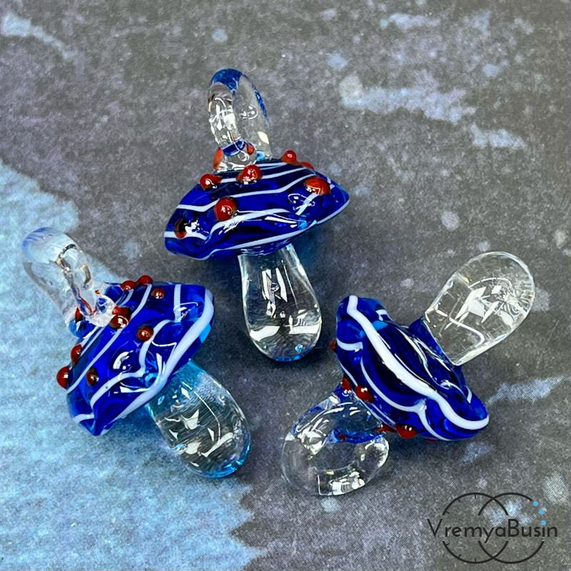 Подвеска из стекла лэмпворк "Грибок", ок. 25х15 мм (1 шт.)