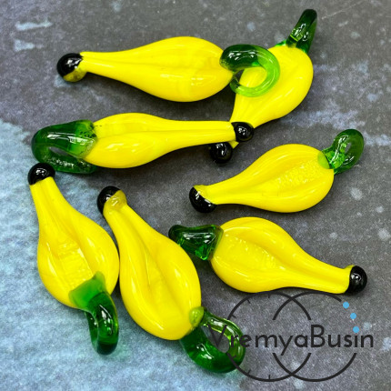 Подвеска из стекла "Ягода", 30х10х5 мм (1 шт.)