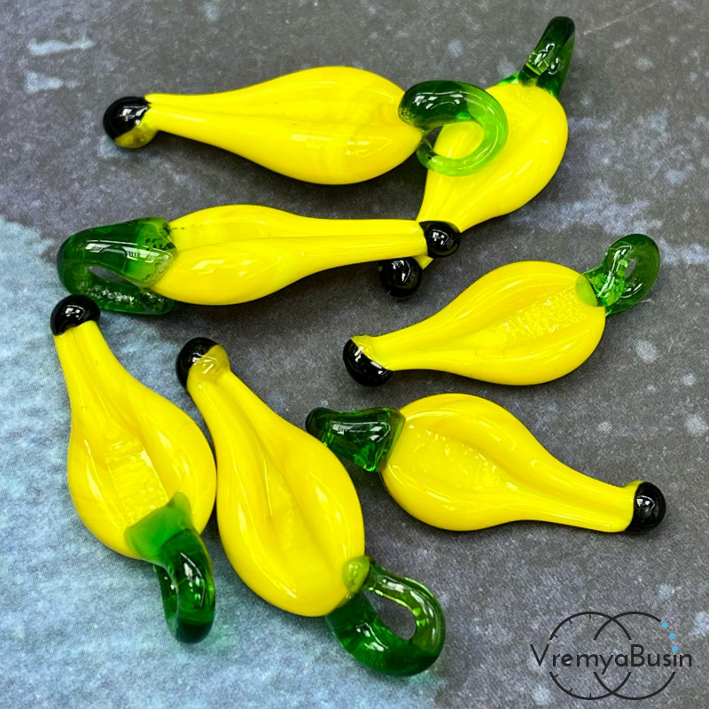 Подвеска из стекла "Ягода", 30х10х5 мм (1 шт.)