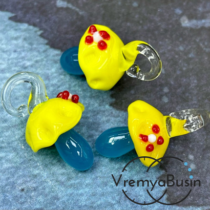 Подвеска из стекла лэмпворк "Грибок", ок. 25х15 мм (1 шт.)