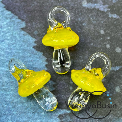 Подвеска из стекла лэмпворк "Грибок", ок. 25х15 мм (1 шт.)