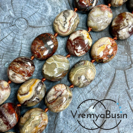 Агат натур., овальные крупные плоские бусины, ок. 24х28х16 мм (нить, ок. 13 шт.)