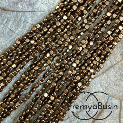 Гематит, квадратик округлый плоский 3х2 мм, цв. коричневый   (нить, ок. 130 шт.)