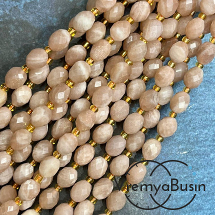 Солнечный камень, бочонок с ювелирной огранкой, ок. 6х8 мм (нить, ок. 38 шт.)