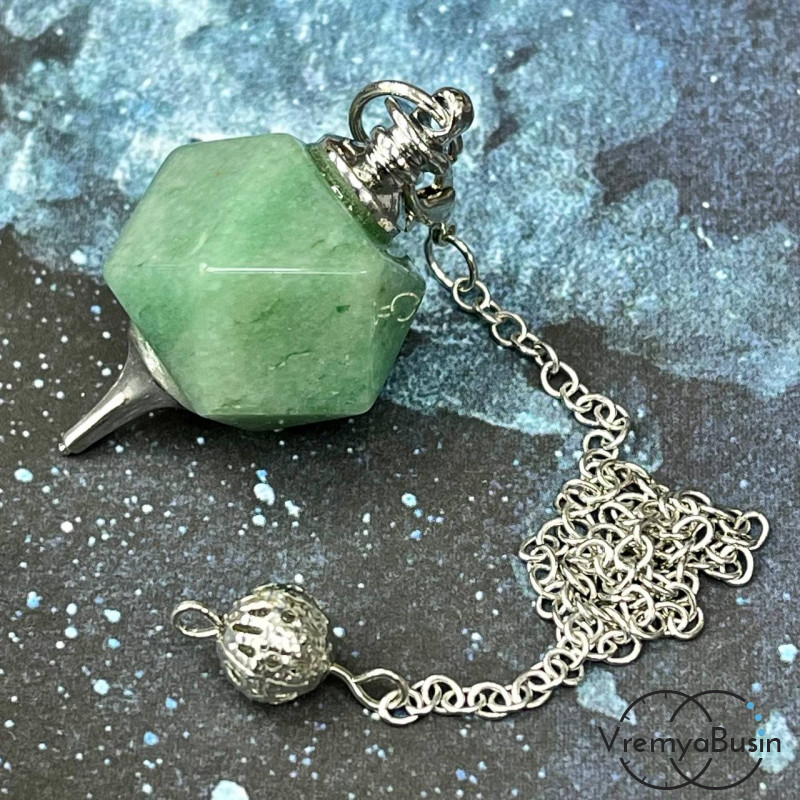 Нефрит. Кулон из камня «Маятник с цепочкой», ок. 38х16 мм (1 шт.)