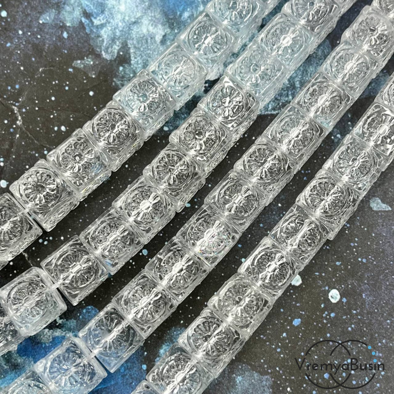 Горный хрусталь имит., бусины кубики с рисунком 10 мм (1/2 нити, ок.  18    шт.)