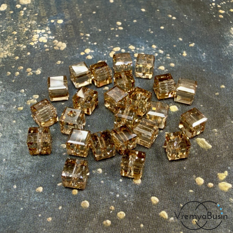 SWAROVSKI Бусина хрустальная 5601, Куб 4 мм, цв. шампанское (1 шт.) SWAROVSKI Бусина хрустальная 5601, Куб 4 мм, цв. шампанское (1 шт.)