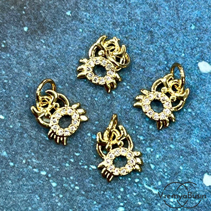 Подвеска с фианитами "Краб", 10х8 мм, латунь с позолотой (1 шт.)