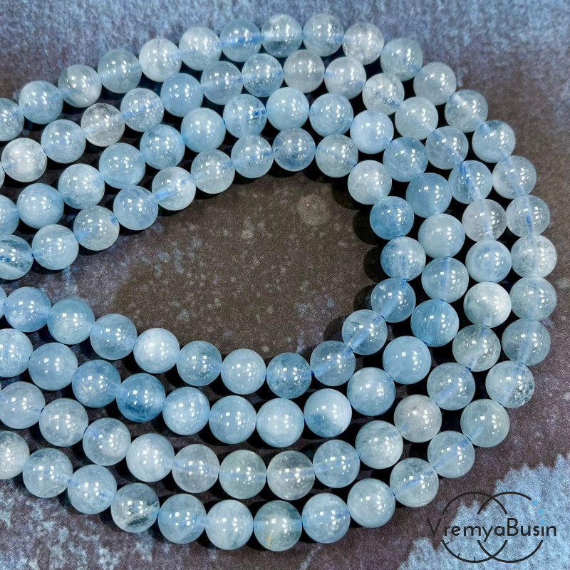 Аквамарин натур., шарик гладкий ок. 8 мм (1/2 нити, ок. 24 шт.)