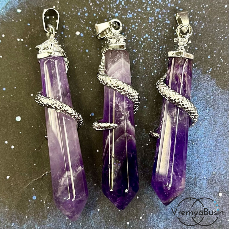 Аметист,  кулон из камня "Кристалл со змеей", ок. 60х12 мм ( 1 шт.)