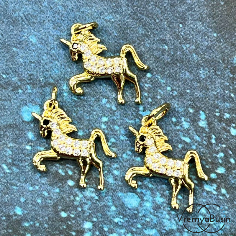 Подвеска с фианитами "Единорог", 15х12 мм, латунь с позолотой (1 шт.)