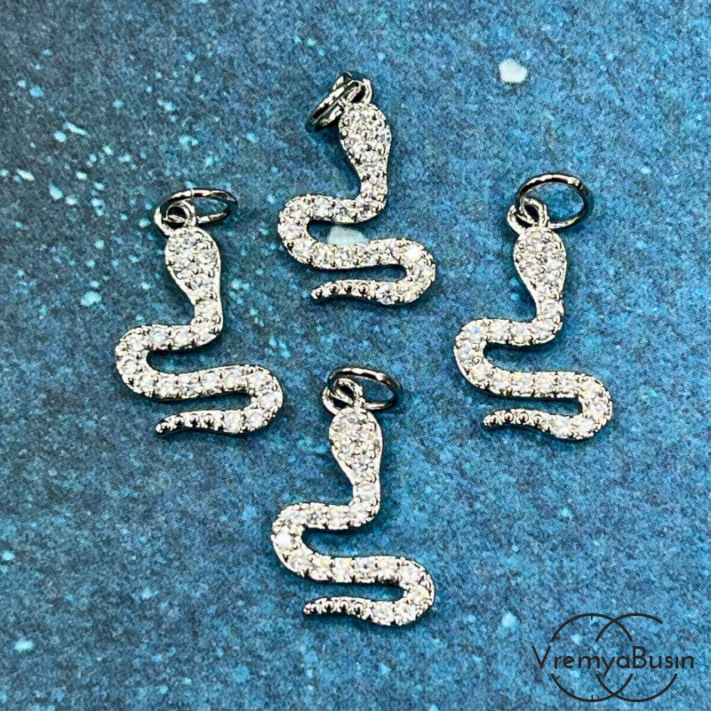 Подвеска с фианитами "Змея", 15х11 мм, латунь с родиевым покрытием (1 шт.)