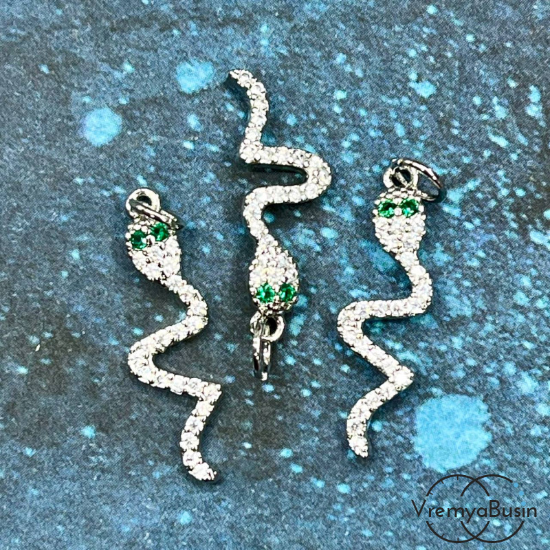 Подвеска с фианитами "Змея", 22х8 мм, латунь с родиевым покрытием (1 шт.)
