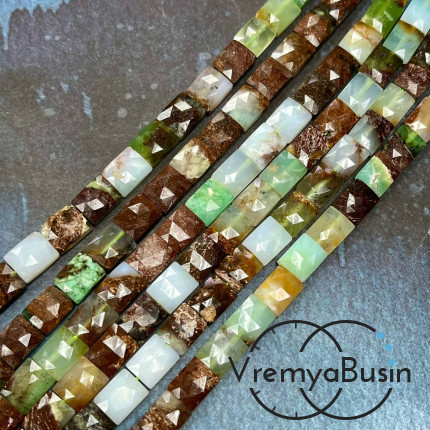 Хризопраз, плоские граненые прямоугольники  ок. 8х10х5 мм (1/2 нити, ок. 18 шт.)