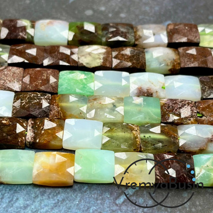 Хризопраз, плоские граненые прямоугольники  ок. 8х10х5 мм (1/2 нити, ок. 18 шт.)