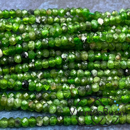 Хромдиопсид, самые мелкие граненые рондели из камня, 2х3 мм, ААА качество (нить, ок. 40 см.)