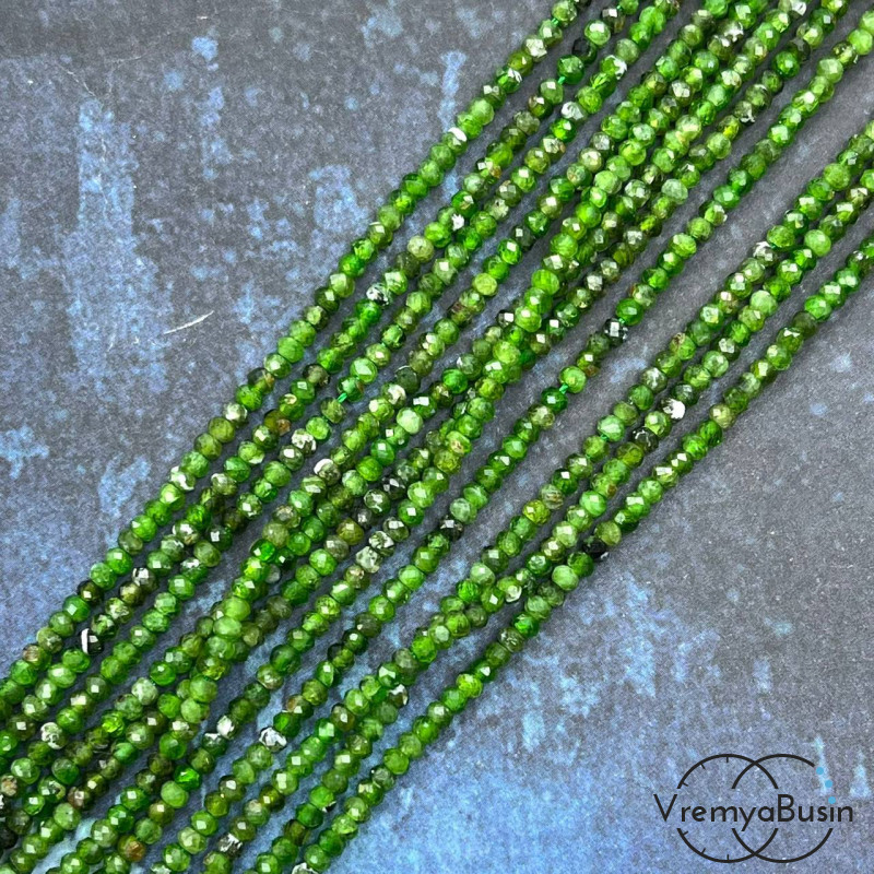 Хромдиопсид, самые мелкие граненые рондели из камня, 2х3 мм, ААА качество (нить, ок. 40 см.)