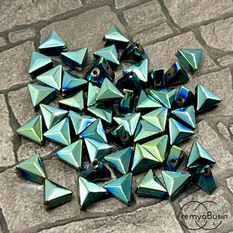 Гематит, плоский граненый треугольник, 6х7 мм, цв.  зеленый (упак. 10 шт.)