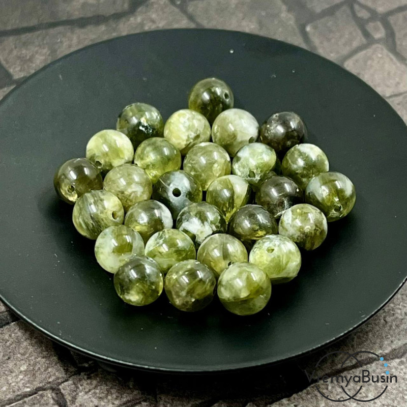 Лепидолит зеленый натур.,  бусины гладкие шарики ок. 6.5 мм (1 шт.)