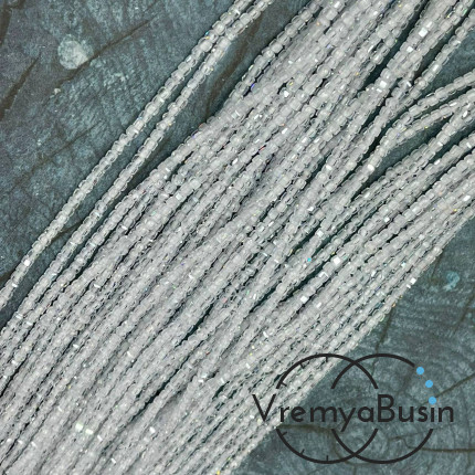 Фианит, кубик 2.5 мм с микроогранкой (нить, ок. 40 см.)