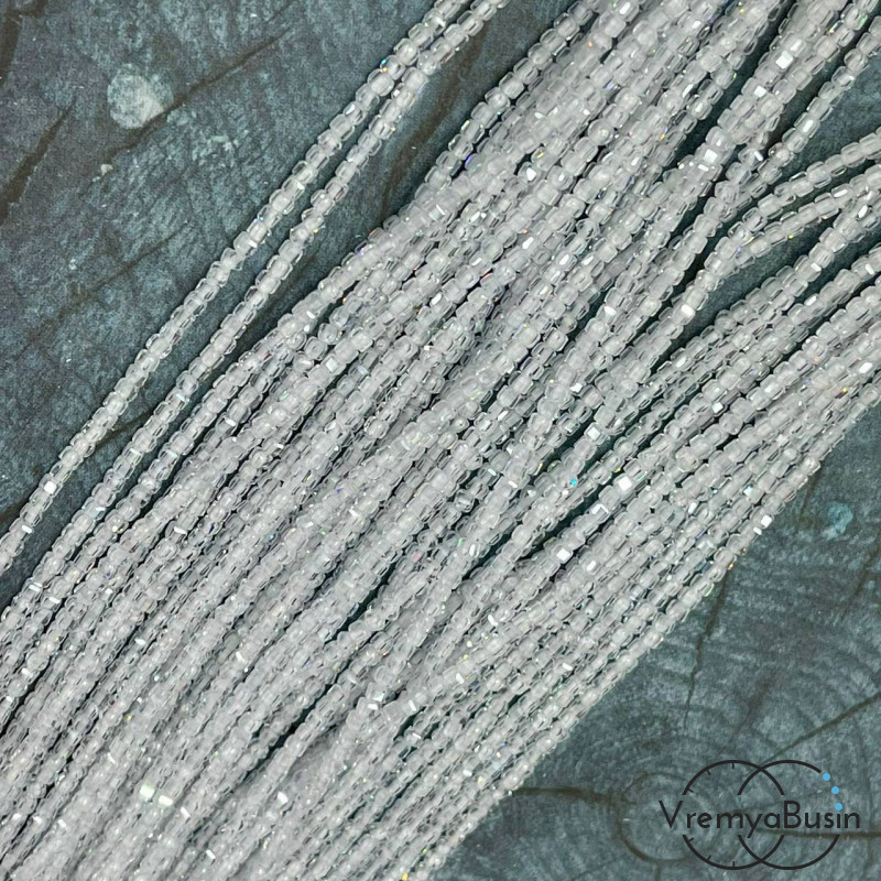 Фианит, кубик 2.5 мм с микроогранкой (нить, ок. 40 см.)