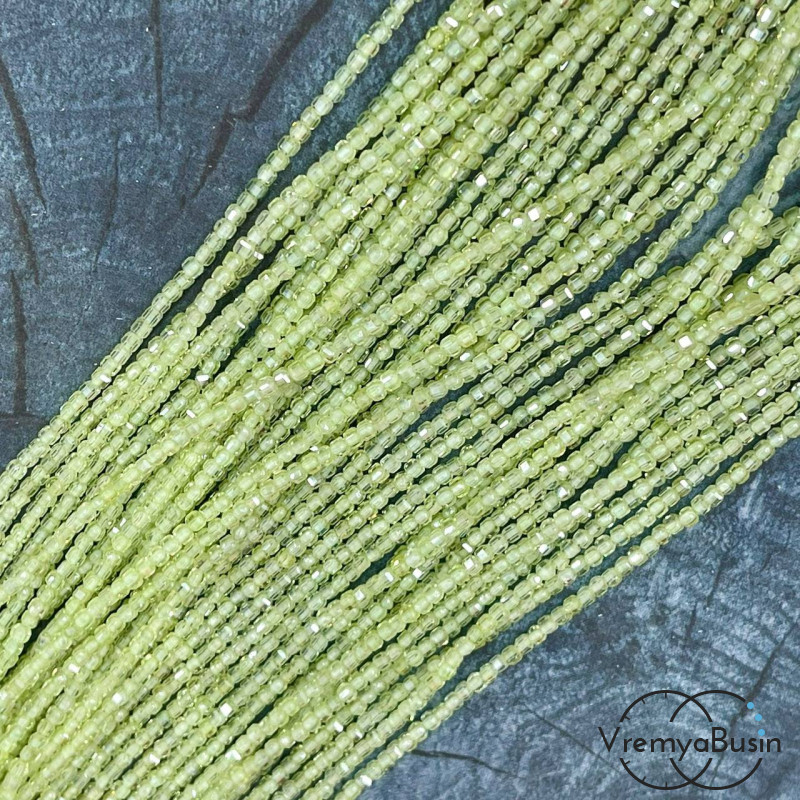 Фианит, кубик 2.5 мм с микроогранкой (нить, ок. 40 см.)