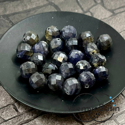 Иолит. Бусины шарики 8 мм с ювелирной огранкой (1 шт.)