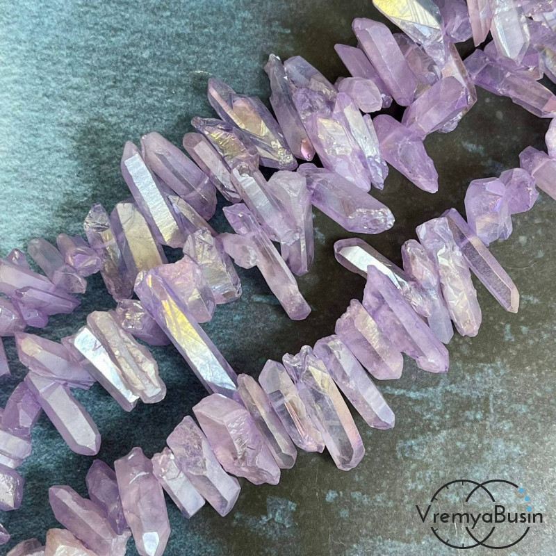 Кварц тонир., мелкие кристаллы, ок. 20-25х7-8 мм, (1/2 нити, ок. 24 шт.)