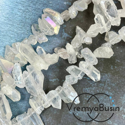 Кварц тонир., мелкие кристаллы, ок. 20-25х7-8 мм, (1/2 нити, ок. 24 шт.)