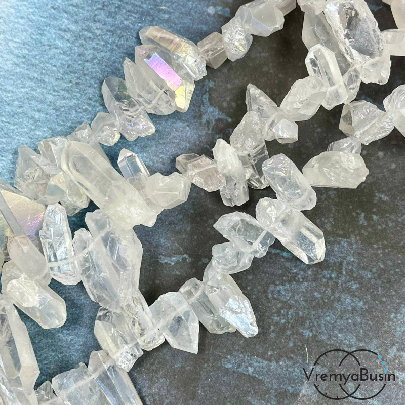 Кварц тонир., мелкие кристаллы, ок. 20-25х7-8 мм, (1/2 нити, ок. 24 шт.)