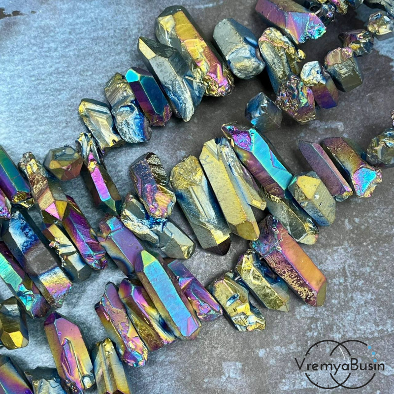 Кварц тонир., мелкие кристаллы, ок. 20-25х7-8 мм, (1/2 нити, ок. 24 шт.)