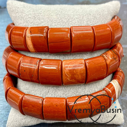 Яшма красная. Бусины гладкие с двумя отверстиями 13х15 мм (17 шт.)