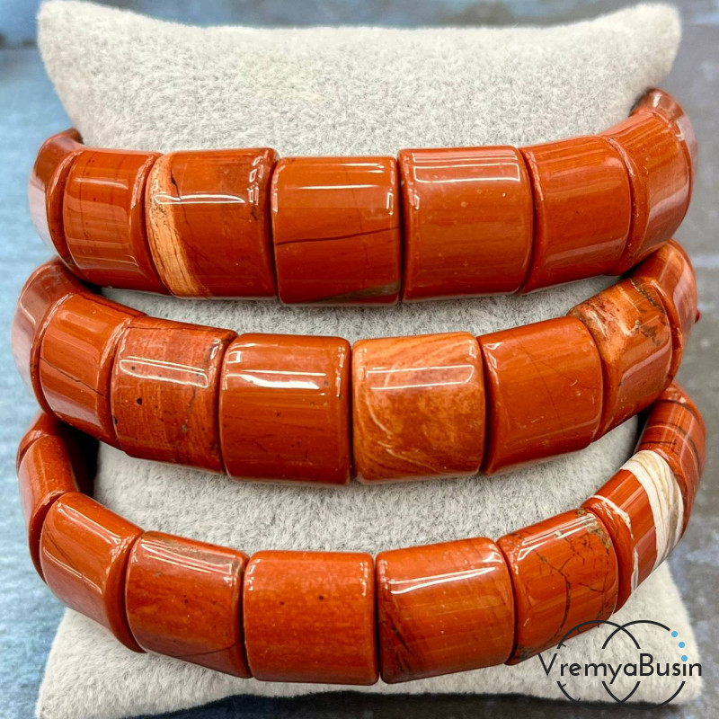 Яшма красная. Бусины гладкие с двумя отверстиями 13х15 мм (17 шт.)