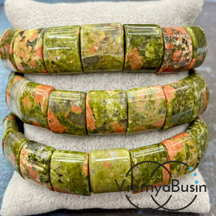 Яшма унакит. Бусины гладкие с двумя отверстиями 13х15 мм (17 шт.)