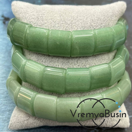 Нефрит. Бусины гладкие с двумя отверстиями 13х15 мм (17 шт.)