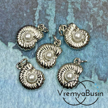 Подвеска "Ракушка" с имит. жемчуга, 10х14 мм, латунь с родиевым покрытием (1 шт.)