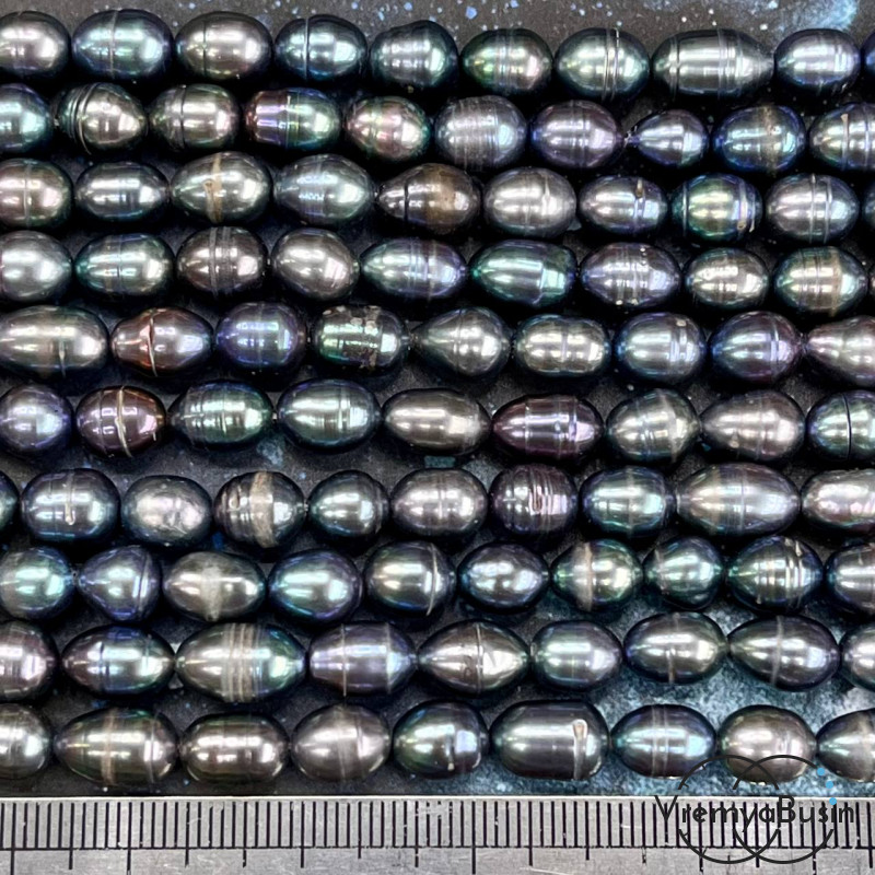 Жемчуг натуральный речной, овальный ок. 7х9 мм, цв. черный (нить, ок.  35 см.)