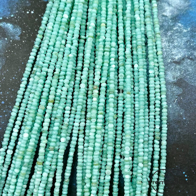 Перламутровый бисер, бусины из тонированного перламутра, ок. 4 мм. (нить, ок. 40 см.)